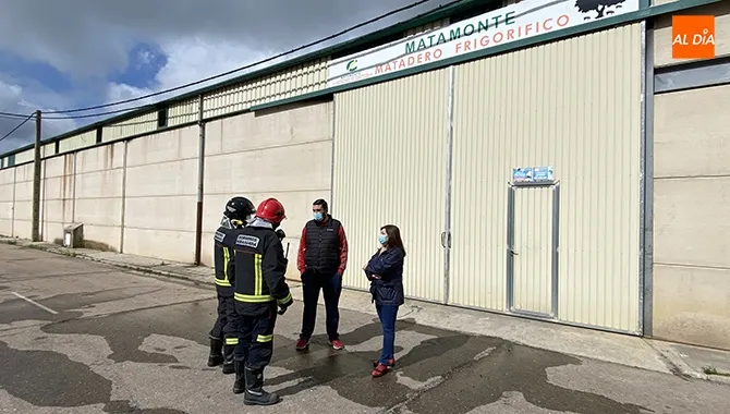 Foto 3 - Declarado un incendio en una nave industrial del Ayuntamiento