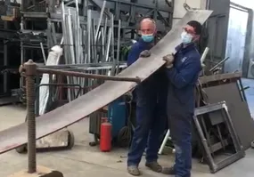 Foto 3 - Astr&oacute;briga da arranque con empresas locales a la construcci&oacute;n de su Sistema Solar a escala  