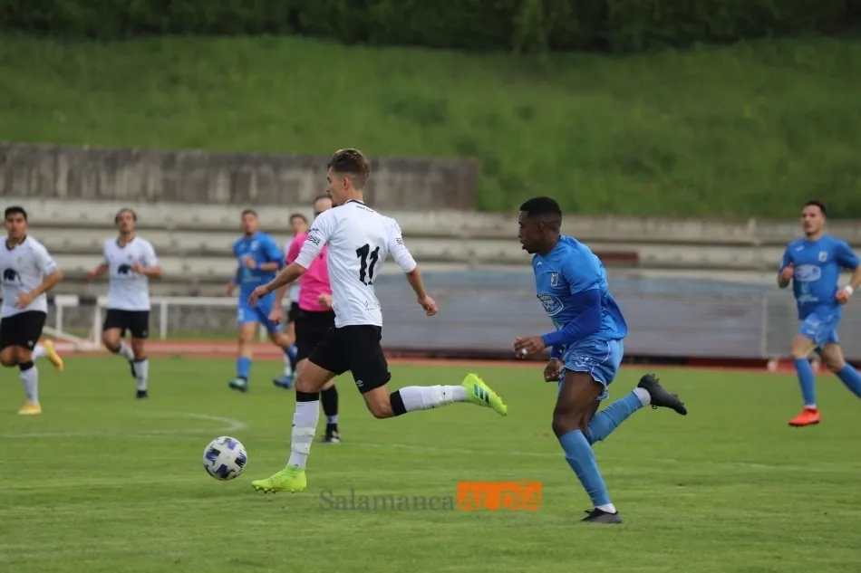 Foto 8 - Ibra Keita y Motos lanzan al Salamanca UDS &lsquo;B&rsquo; hacia la permanencia con un triunfo clave ante...