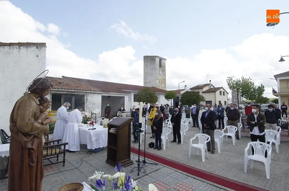 Ceremonia Religiosa al aire libre en honor a San José Obrero/ Foto: Adrián M.Pastor