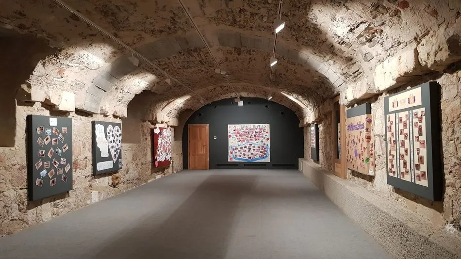 Foto 5 - Entreculturas en Salamanca ofrece la exposici&oacute;n de obras por el Derecho a la Educaci&oacute;n