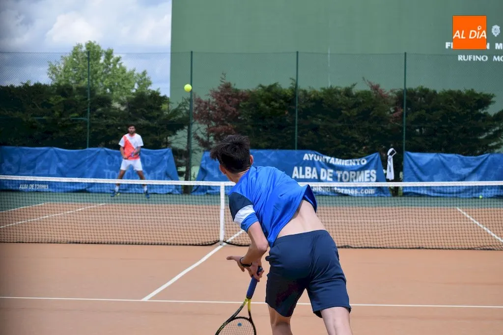 Foto 7 - El Club Tenis Alba de Tormes se queda a las puertas de ascender a Segunda Divisi&oacute;n
