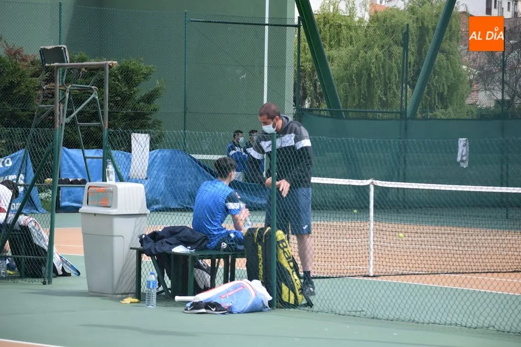 Foto 6 - El Club Tenis Alba de Tormes se queda a las puertas de ascender a Segunda Divisi&oacute;n