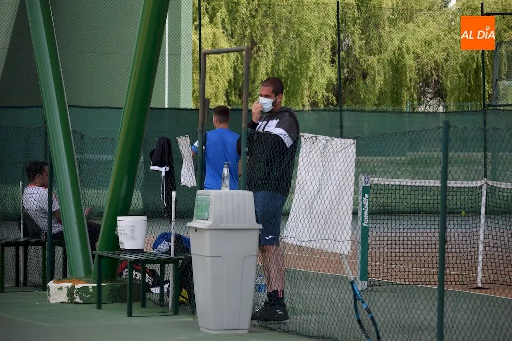 Foto 2 - El Club Tenis Alba de Tormes se queda a las puertas de ascender a Segunda Divisi&oacute;n