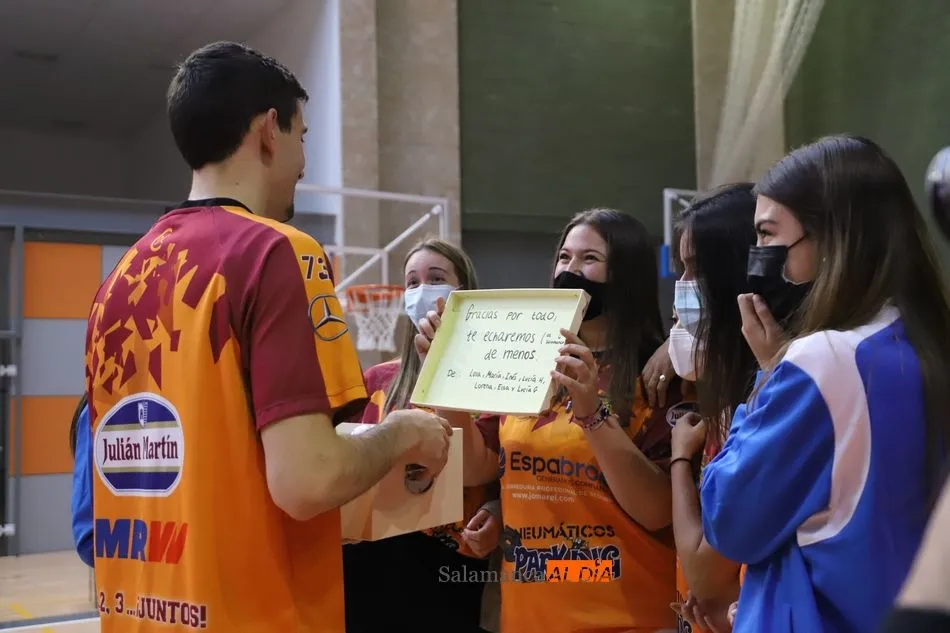 Foto 8 - Al Aquimisa Carbajosa le sale cara y se salva de bajar de LEB Plata tras ganar al Jairis (78-65)