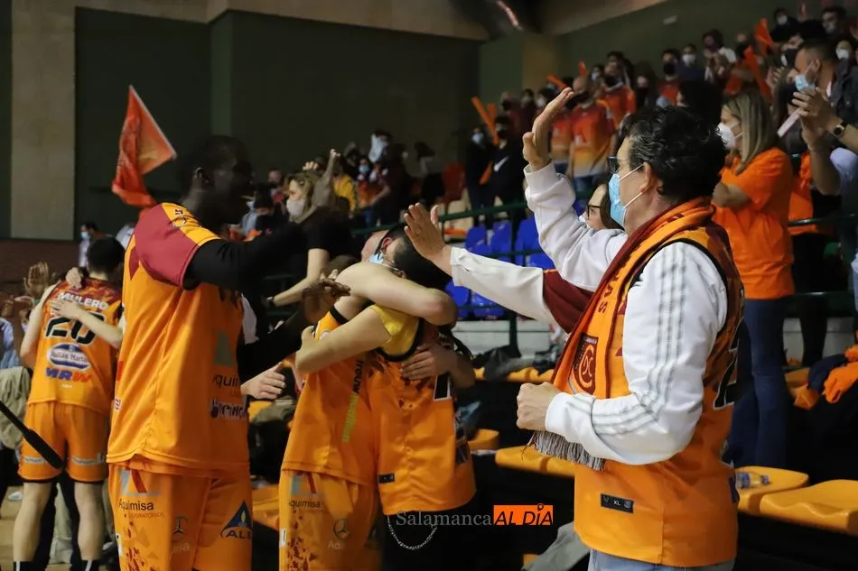Foto 6 - Al Aquimisa Carbajosa le sale cara y se salva de bajar de LEB Plata tras ganar al Jairis (78-65)