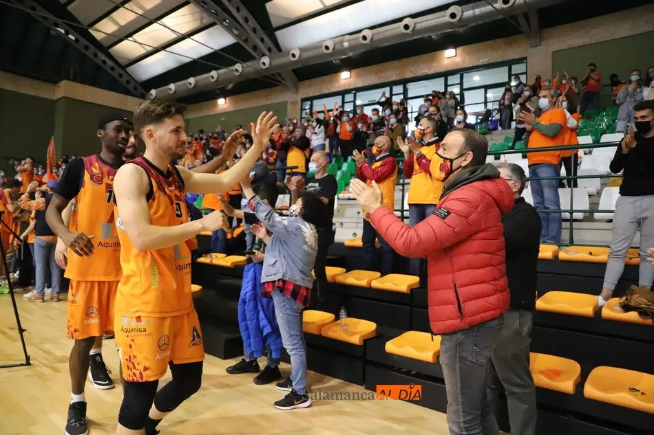 Foto 5 - Al Aquimisa Carbajosa le sale cara y se salva de bajar de LEB Plata tras ganar al Jairis (78-65)