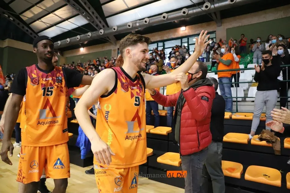 Foto 4 - Al Aquimisa Carbajosa le sale cara y se salva de bajar de LEB Plata tras ganar al Jairis (78-65)