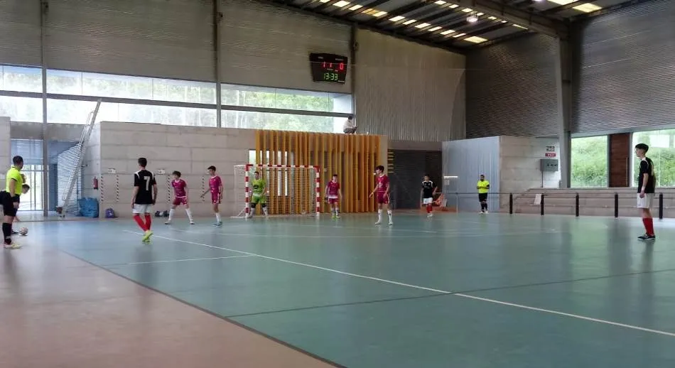 Foto 2 - El III Juvenil se despide de Galicia con su &uacute;nica derrota en estas tierras  