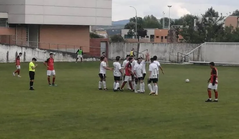 El Ciudad Rodrigo vence al Béjar en un amistoso con un doblete de Alberto Martín  