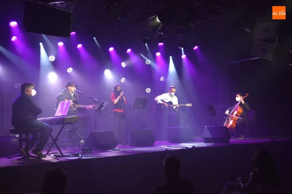 Actuación de El hombre tranquilo en la Sala B del CAEM - Fotos: Fernando Sánchez Gómez
