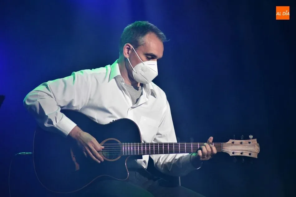 Foto 2 - &ldquo;El hombre tranquilo&rdquo; cuando la poes&iacute;a y la m&uacute;sica caminan a la par