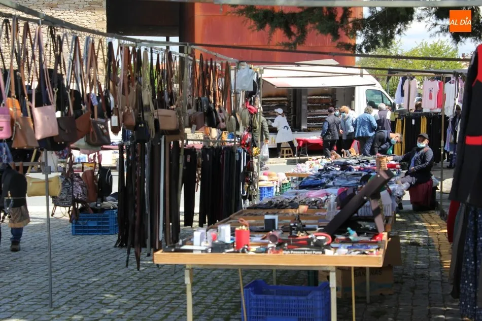 Foto 7 - Multitudinario mercadillo del 2 de mayo en Trabanca  