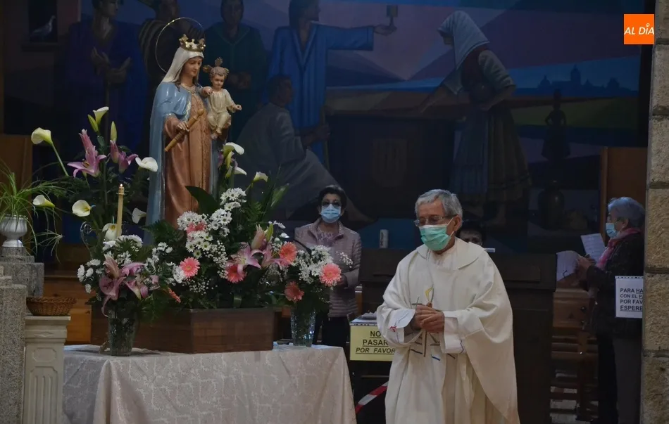 Foto 8 - La Parroquia de San Crist&oacute;bal honra a la Virgen de los Remedios aunque sin poderla procesionar  