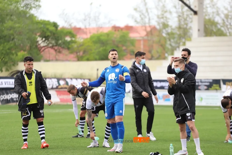 Foto 5 - Unionistas&nbsp;hace humano a un Burgos l&iacute;der y acaricia el playoff (1-0)