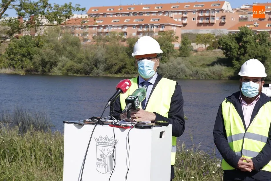 Foto 6 - En junio se instalar&aacute; la estructura de la nueva pasarela sobre el r&iacute;o entre Huerta Otea y los...