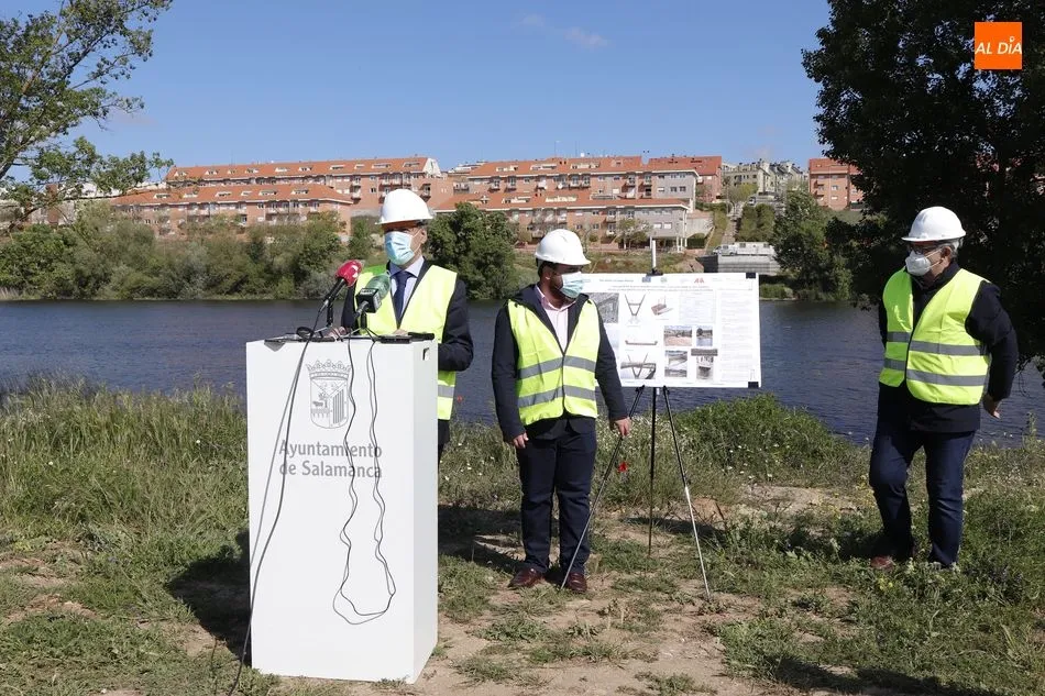 Foto 4 - En junio se instalar&aacute; la estructura de la nueva pasarela sobre el r&iacute;o entre Huerta Otea y los...