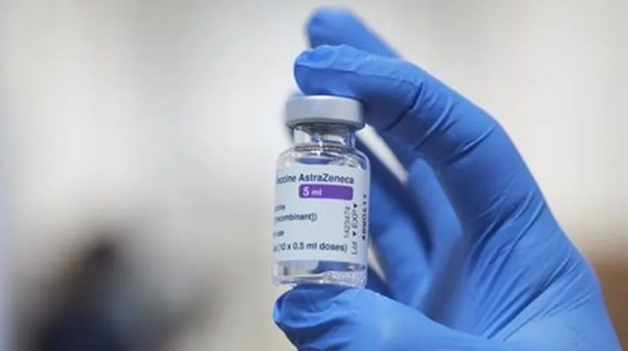 Robles dice que no hay duda de que el militar fallecido en Navarra murió a causa de la vacuna de ...