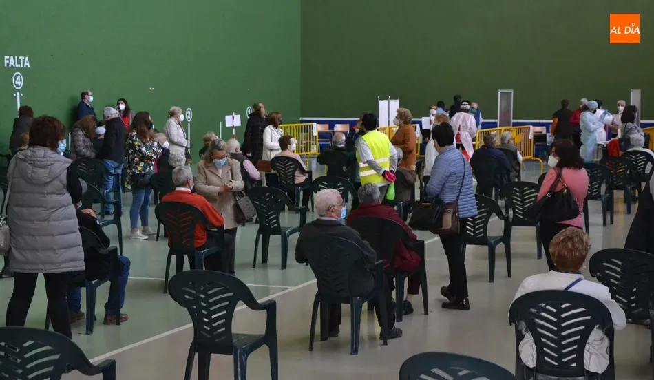 Se retoman las vacunaciones masivas en Miróbriga con la inoculación de la 2ª dosis a mayores de...