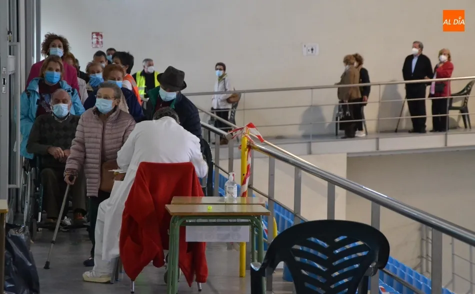 Foto 8 - Se retoman las vacunaciones masivas en Mir&oacute;briga con la inoculaci&oacute;n de la 2&ordf; dosis a mayores de...