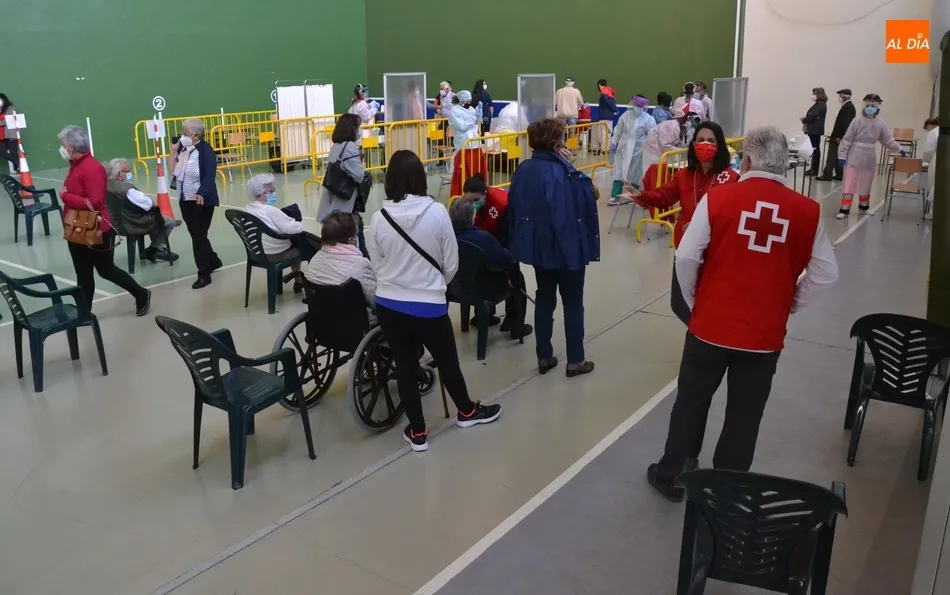 Foto 9 - Se retoman las vacunaciones masivas en Mir&oacute;briga con la inoculaci&oacute;n de la 2&ordf; dosis a mayores de...