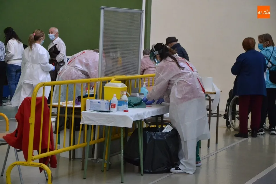 Foto 6 - Se retoman las vacunaciones masivas en Mir&oacute;briga con la inoculaci&oacute;n de la 2&ordf; dosis a mayores de...