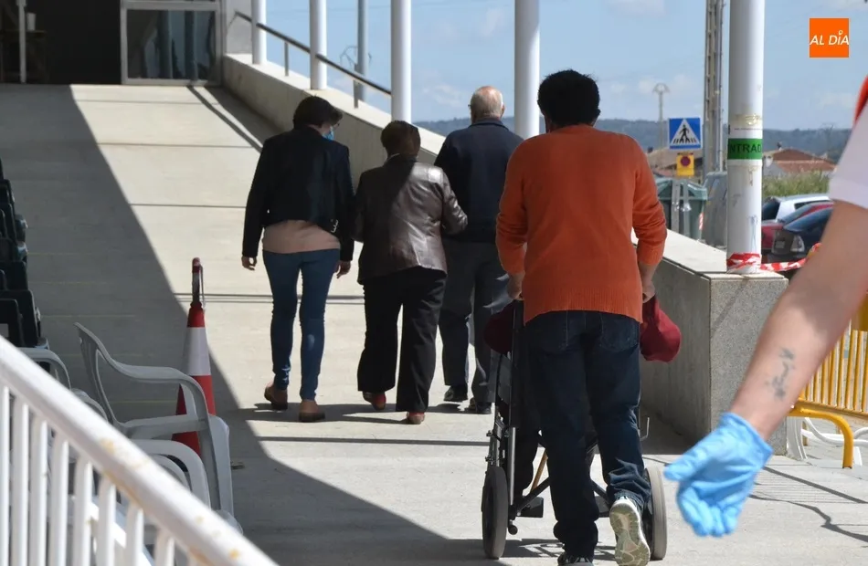 Foto 2 - Se retoman las vacunaciones masivas en Mir&oacute;briga con la inoculaci&oacute;n de la 2&ordf; dosis a mayores de...