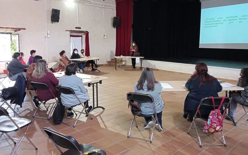 Foto 5 - Las asociaciones Adecasal, Asdecoba y Escuelas Campesinas de Salamanca promueven la formaci&oacute;n de...