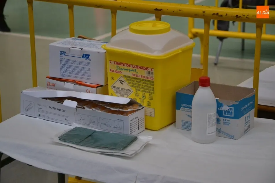 Citadas a vacunarse el jueves las personas de 66 a 69 años de las zonas de Fuentes de Oñoro y...