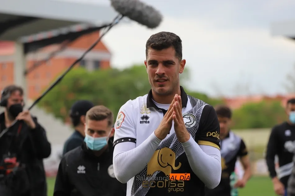 Aythami Perera celebra el triunfo ante el Burgos la pasada semana