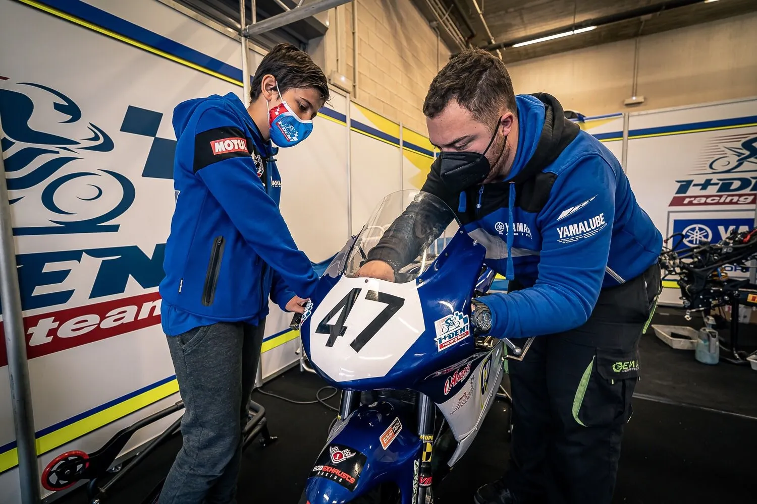 Verdugo, con su mecánico