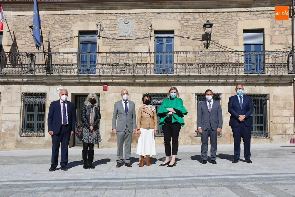 Foto 9 - La consejera de Familia se compromete a que Vitigudino cuente este verano con el programa...