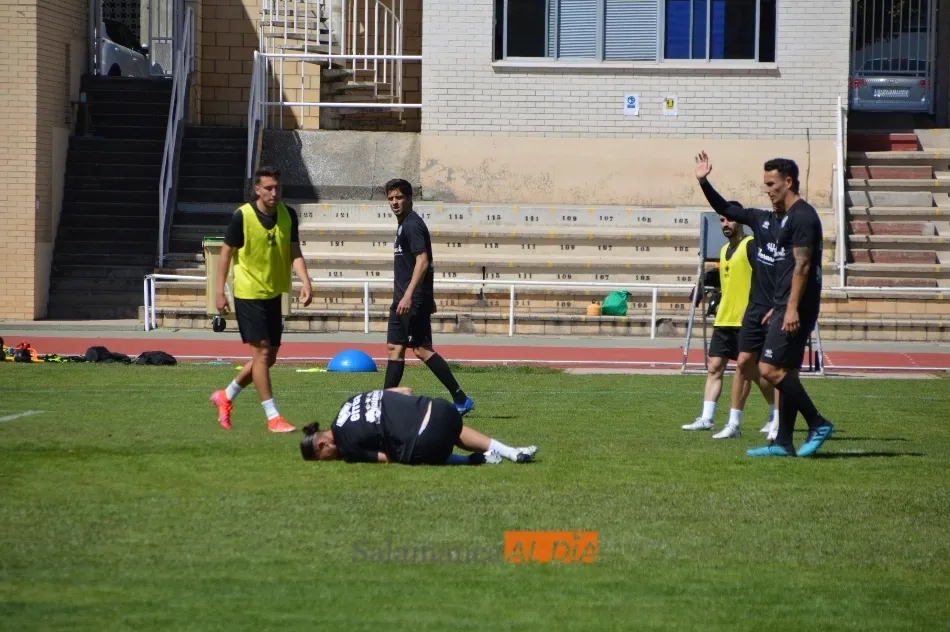 Foto 9 - Sustos en el Salamanca UDS y Unionistas: Juancho y Mario G&oacute;mez se retiran de los entrenamientos