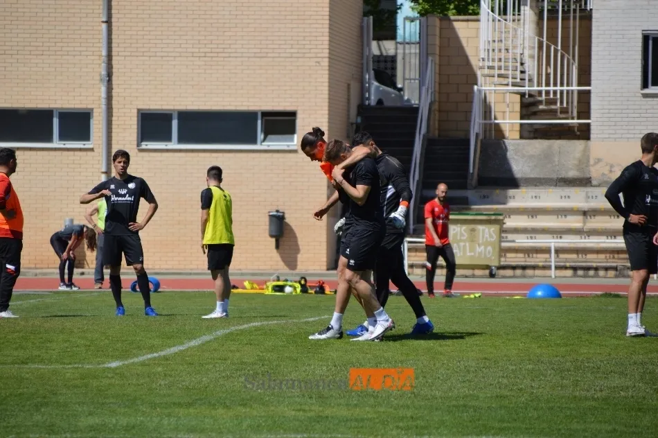 Foto 8 - Sustos en el Salamanca UDS y Unionistas: Juancho y Mario G&oacute;mez se retiran de los entrenamientos