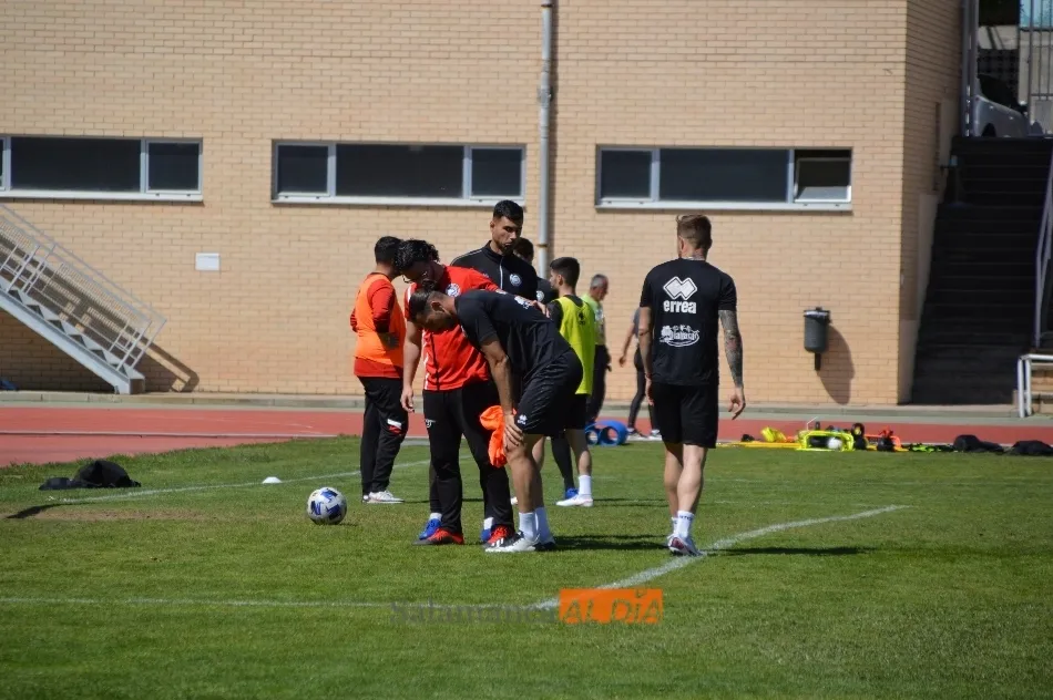 Foto 7 - Sustos en el Salamanca UDS y Unionistas: Juancho y Mario G&oacute;mez se retiran de los entrenamientos