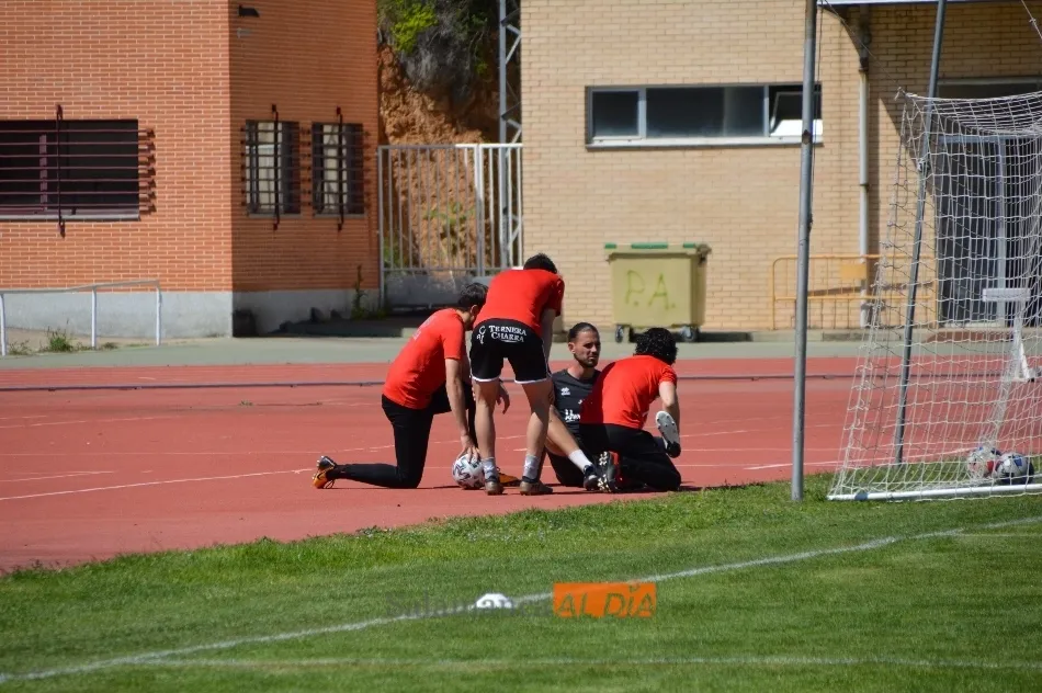 Foto 4 - Sustos en el Salamanca UDS y Unionistas: Juancho y Mario G&oacute;mez se retiran de los entrenamientos