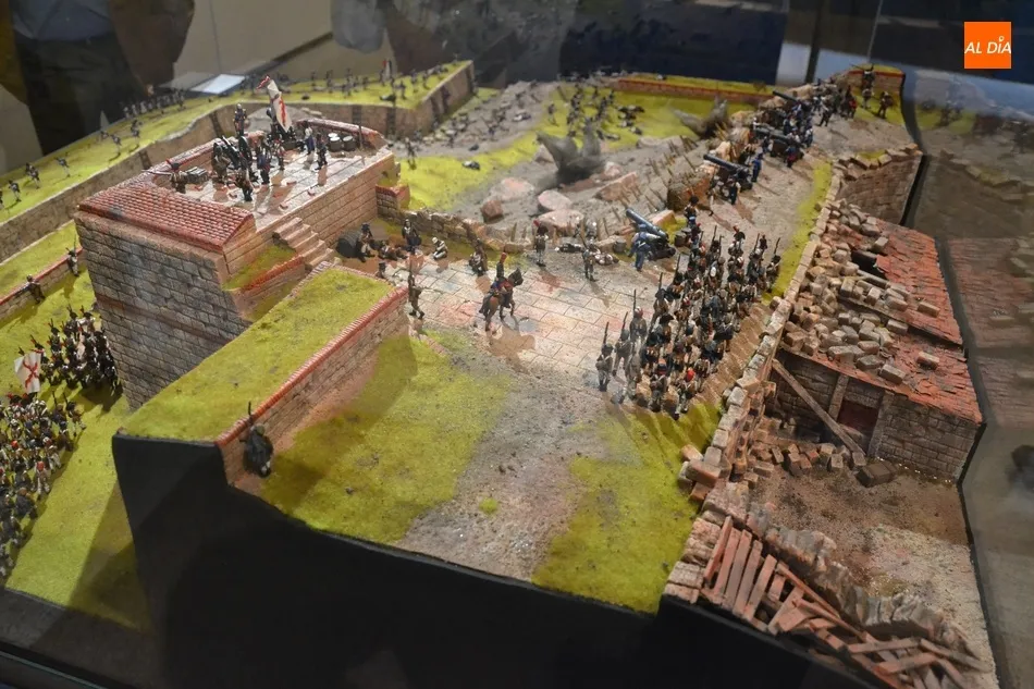 Foto 10 - Alberto Mateos Jurado recrea en una nueva maqueta el asedio franc&eacute;s de 1810  