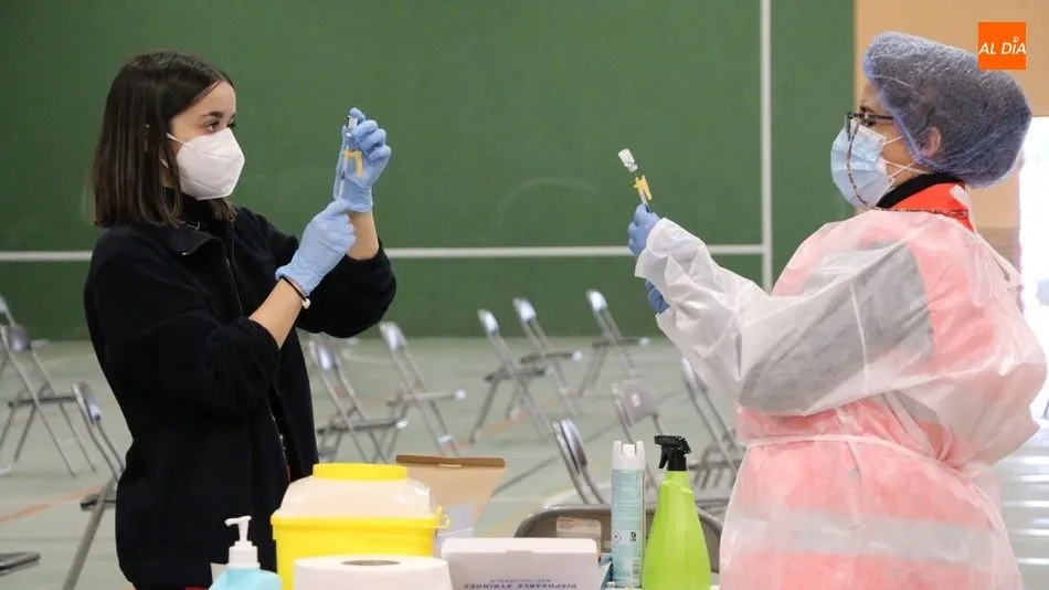En esta jornada recibirán la vacuna los nacidos entre 1952 y 1955 / Archivo