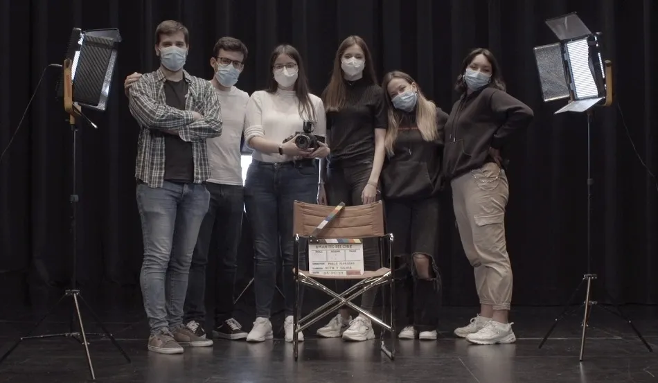 Un grupo de mirobrigenses cuenta sus experiencias en torno al cine a estudiantes de la USAL  