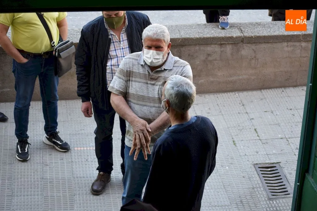 Foto 5 - 625 personas nacidas entre 1952 y 1955 reciben la vacuna en Alba de Tormes