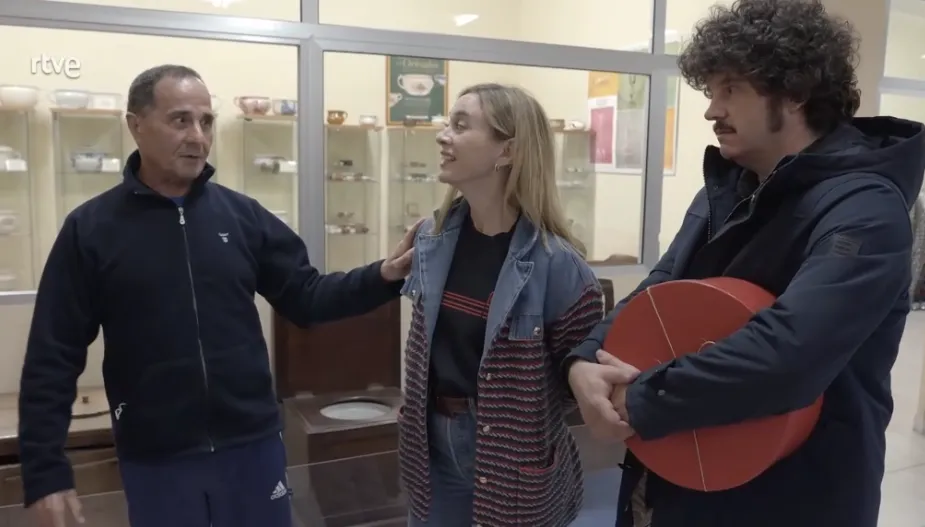 El programa de La 2 ‘Rutas Bizarras’ hace parada en el Museo del Orinal  