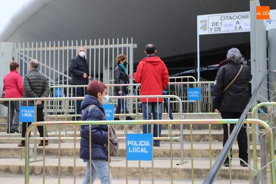 Vacunaciones en el pabellón Multiusos de Salamanca