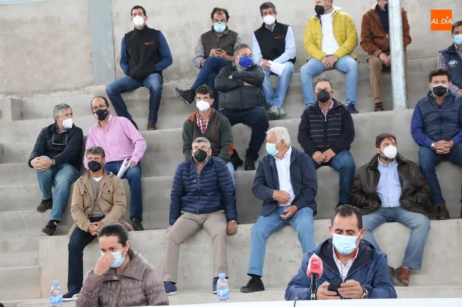 Foto 2 - Los ganaderos de la zona de Vitigudino piden la mediaci&oacute;n de Ma&ntilde;ueco en el conflicto por la...