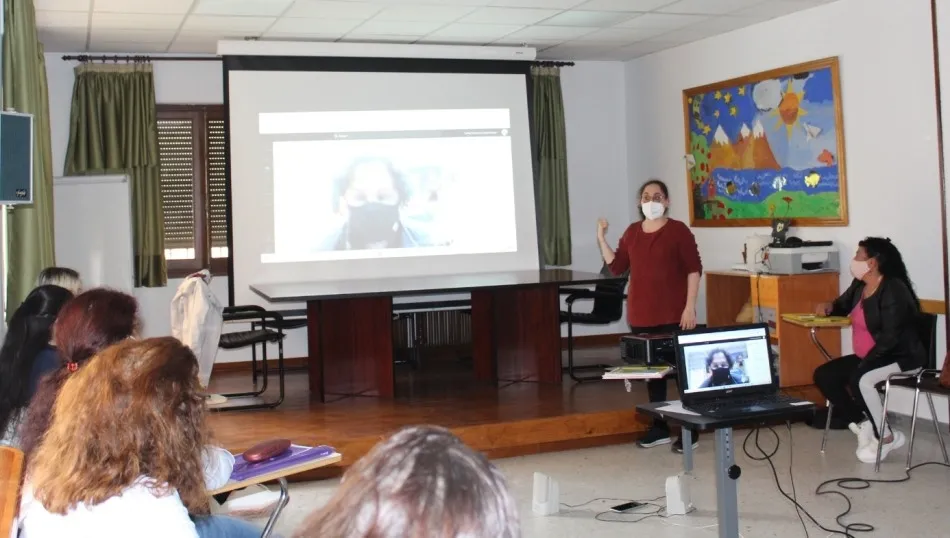 Foto 3 - La Fundaci&oacute;n Secretariado Gitano imparte una charla a alumnos de C&aacute;ritas  
