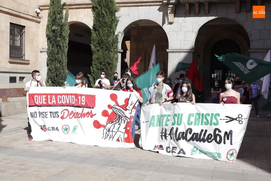 Foto 2 - Concentraci&oacute;n de estudiantes en Salamanca contra el Decreto Castells