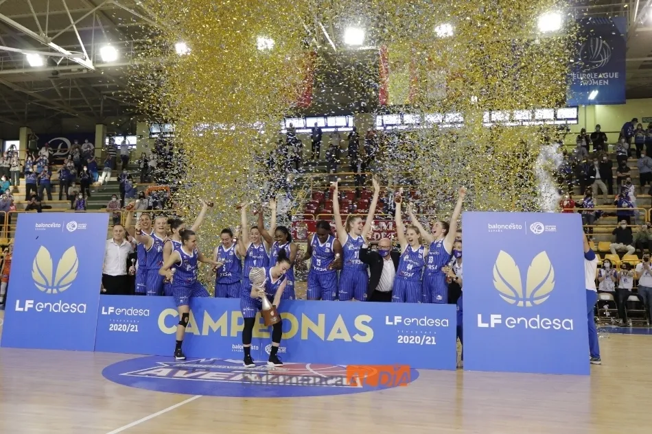 Foto 9 - El Perfumer&iacute;as Avenida tumba al Valencia Basket con la fuerza de W&uuml;rzburg y gana la Liga (76-61)