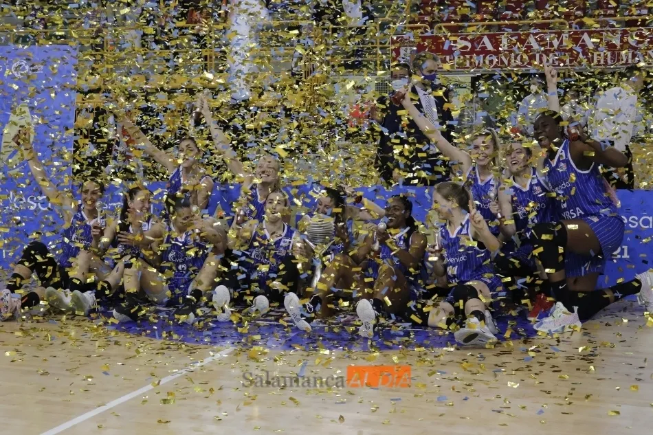 Foto 7 - El Perfumer&iacute;as Avenida tumba al Valencia Basket con la fuerza de W&uuml;rzburg y gana la Liga (76-61)