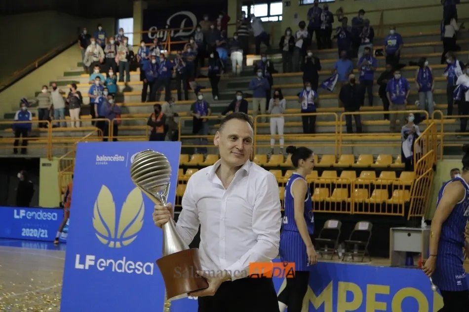 Íñiguez: Creo que no ha ganado la Liga el mejor equipo, pero sí el más unido y el honesto