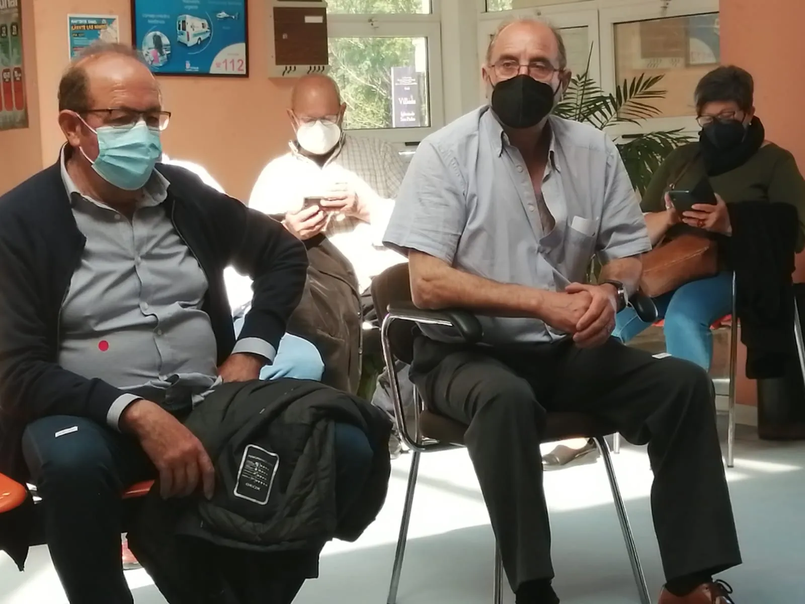Foto 4 - Personas nacidas entre el 52 y el 55 de la zona de salud de Villoria reciben la vacuna Pfizer  