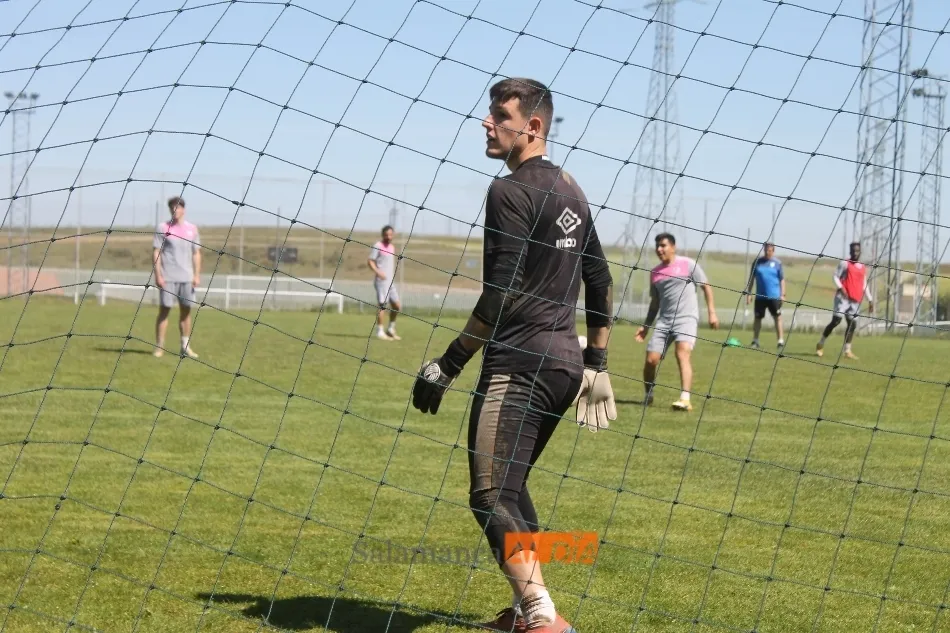 Foto 7 - Anderson Arroyo se retira del entrenamiento del Salamanca UDS y Sep&uacute;lveda sigue al margen  